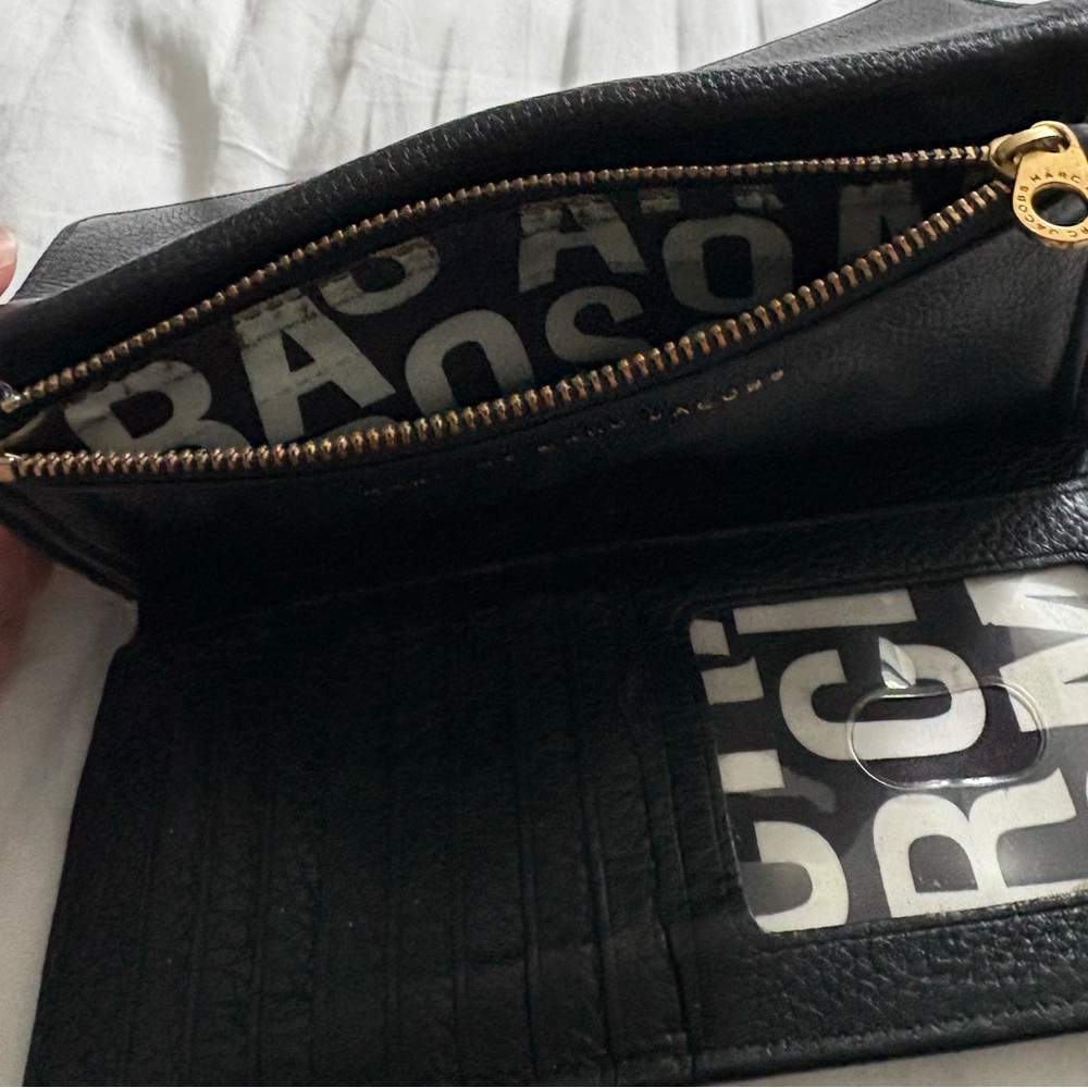 Marc by Marc Jacobs Black Wallet with Gold Plaque - Picture 7 of 9